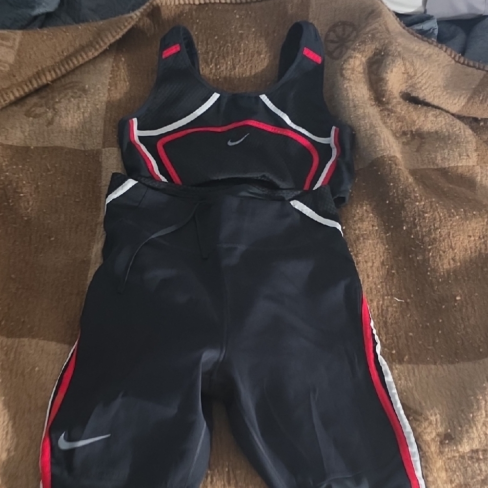 Nike Black and Red Sports Outfit